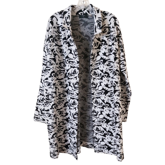 Tahari Black & White Rose Design Thick Viscose Knit Open Front Longline Sweater - Picture 1 of 11